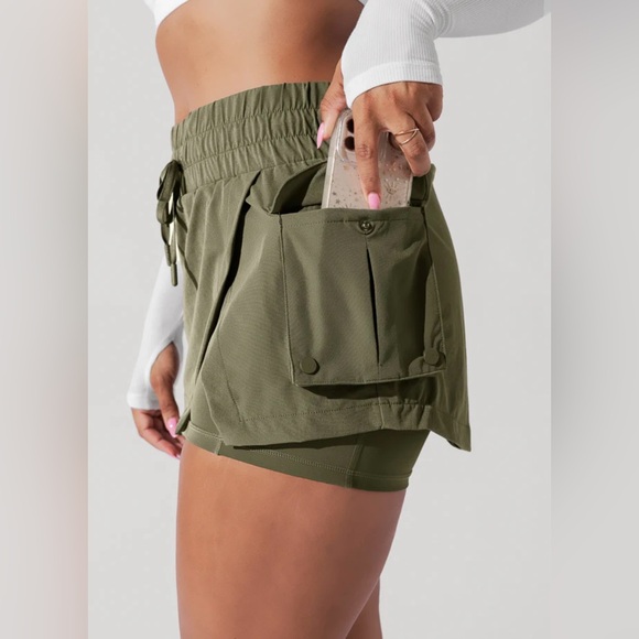 NWOT Popflex Hiking Superskort in Dark Olive - Picture 4 of 9